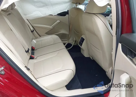 2018 Volkswagen Passat 2.0T Se z USA, uszkodzony, nr VIN 1VWBA7A39JC021529